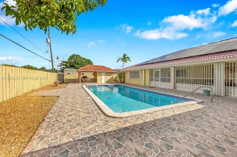 165 W 50th Street Hialeah FL 33012