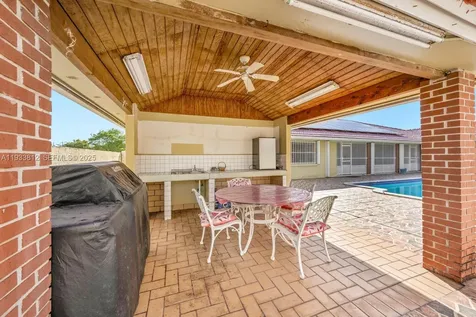 165 W 50th Street Hialeah FL 33012