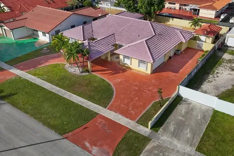 165 W 50th Street Hialeah FL 33012