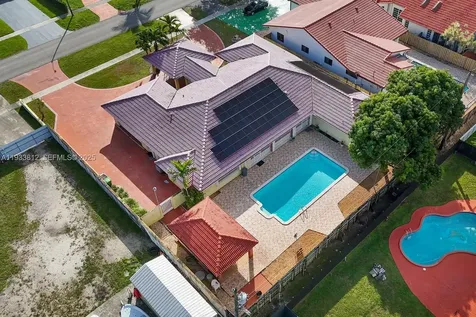 165 W 50th Street Hialeah FL 33012