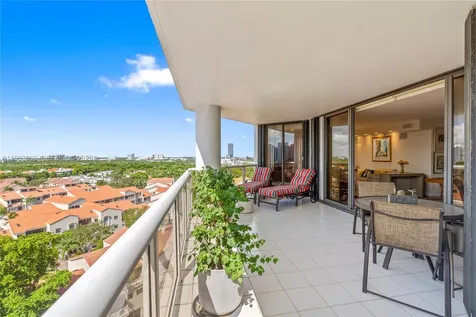 3598 Yacht Club Drive Aventura FL 33180