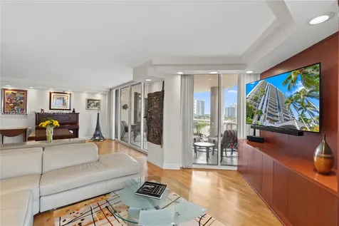 3598 Yacht Club Drive Aventura FL 33180