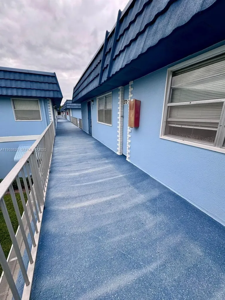 269 Brittany Delray Beach FL 33446