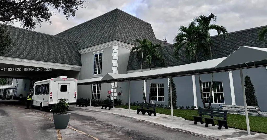 269 Brittany Delray Beach FL 33446