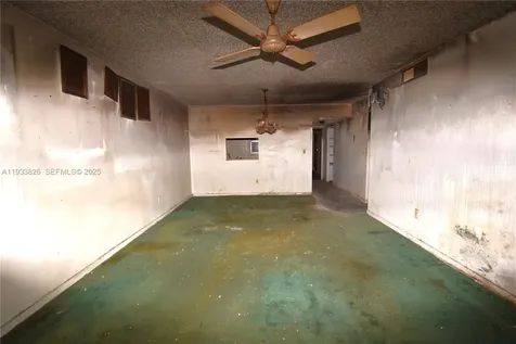2840 Somerset Drive Lauderdale Lakes FL 33311