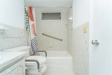 2855 Leonard Drive Aventura FL 33160