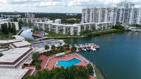2855 Leonard Drive Aventura FL 33160
