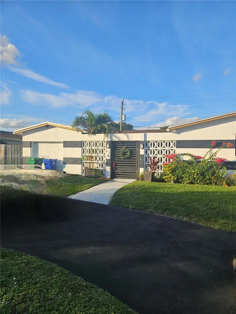7817 Fairway Miramar FL 33023