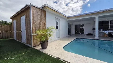 7817 Fairway Miramar FL 33023