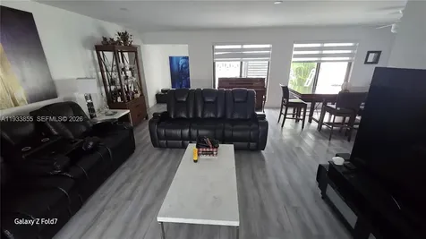 7817 Fairway Miramar FL 33023