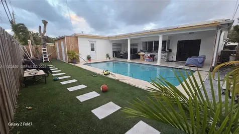 7817 Fairway Miramar FL 33023