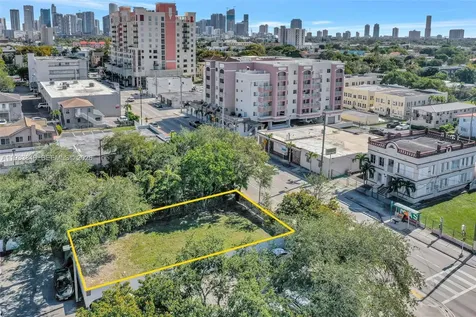 1471 SW 1st Street Miami FL 33135