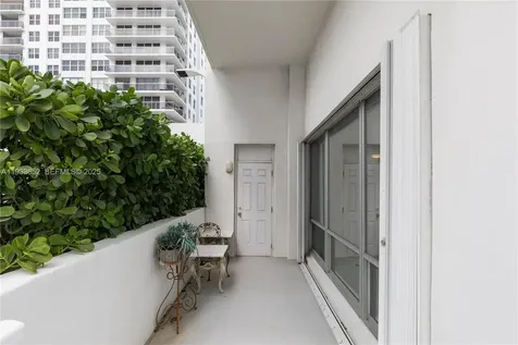 2751 S Ocean Drive Hollywood FL 33019