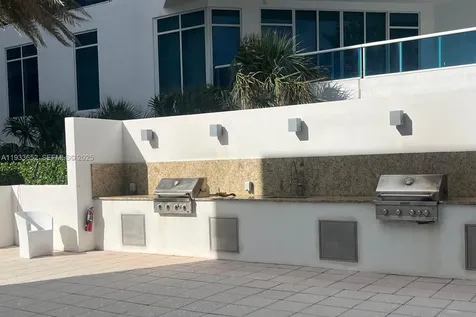 2751 S Ocean Drive Hollywood FL 33019