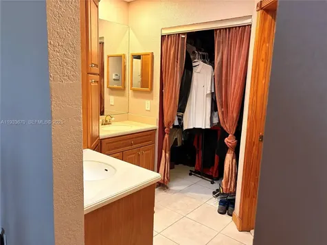 5811 NW 201st Lane Hialeah FL 33015