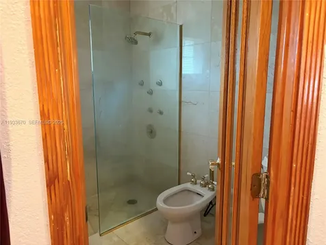 5811 NW 201st Lane Hialeah FL 33015