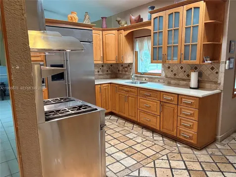 5811 NW 201st Lane Hialeah FL 33015