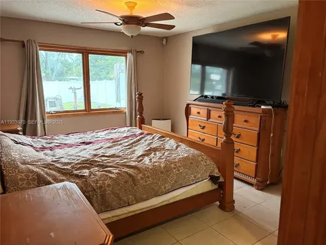 5811 NW 201st Lane Hialeah FL 33015