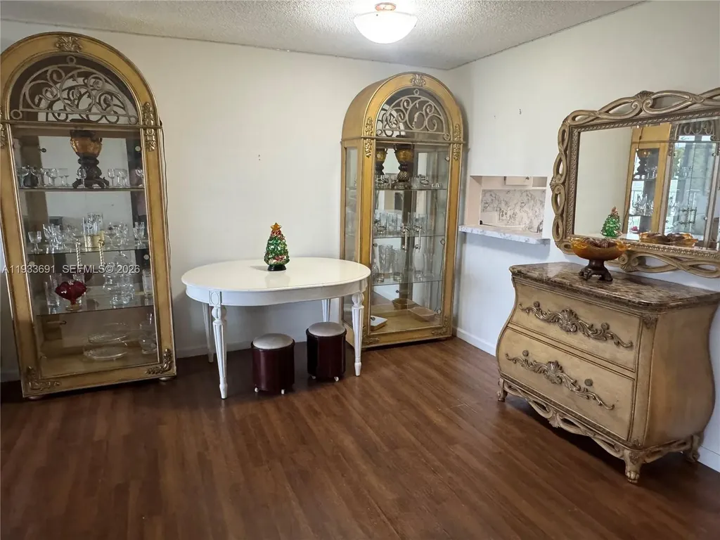 950 Hillcrest Drive Hollywood FL 33021