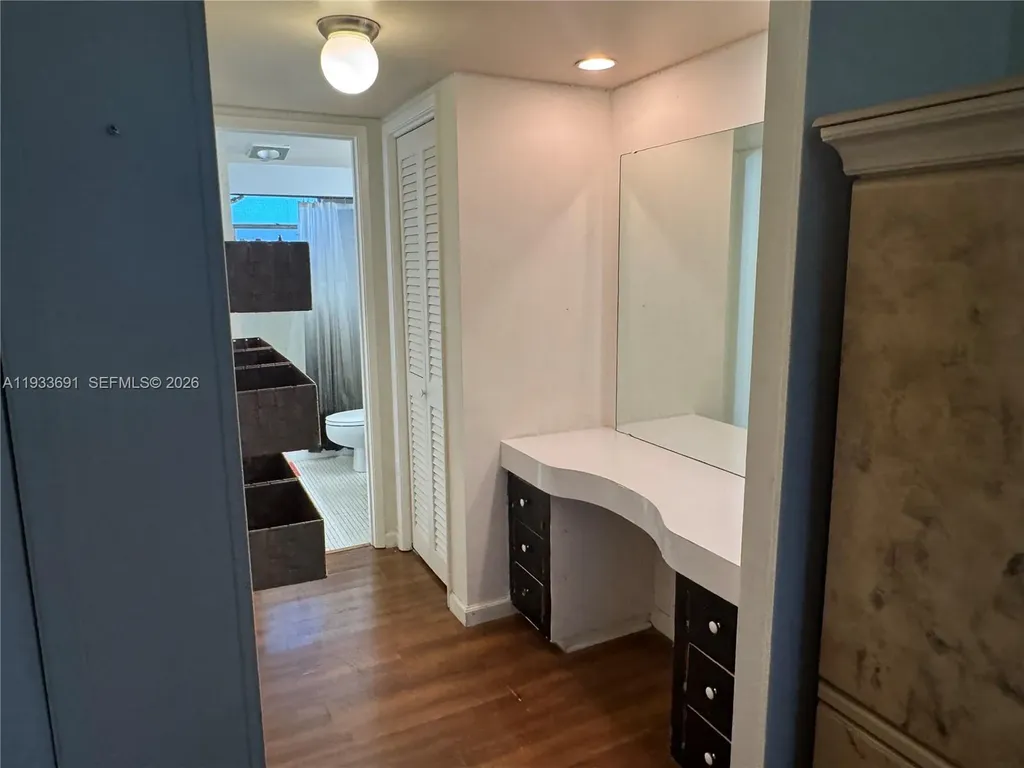 950 Hillcrest Drive Hollywood FL 33021