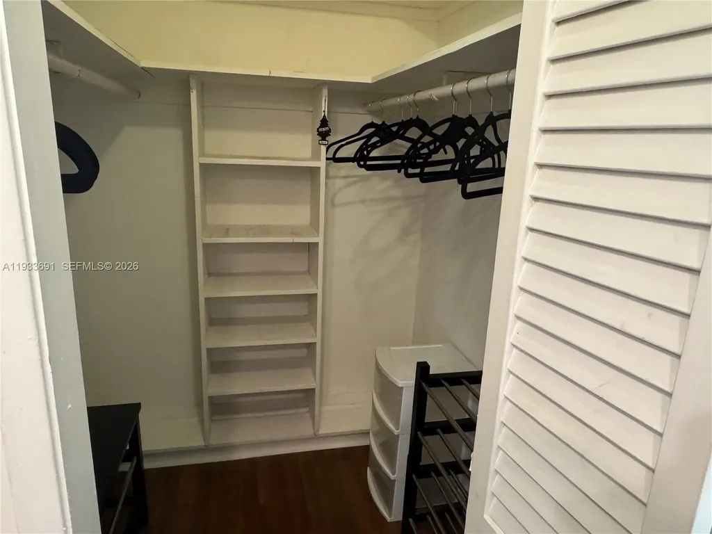 950 Hillcrest Drive Hollywood FL 33021