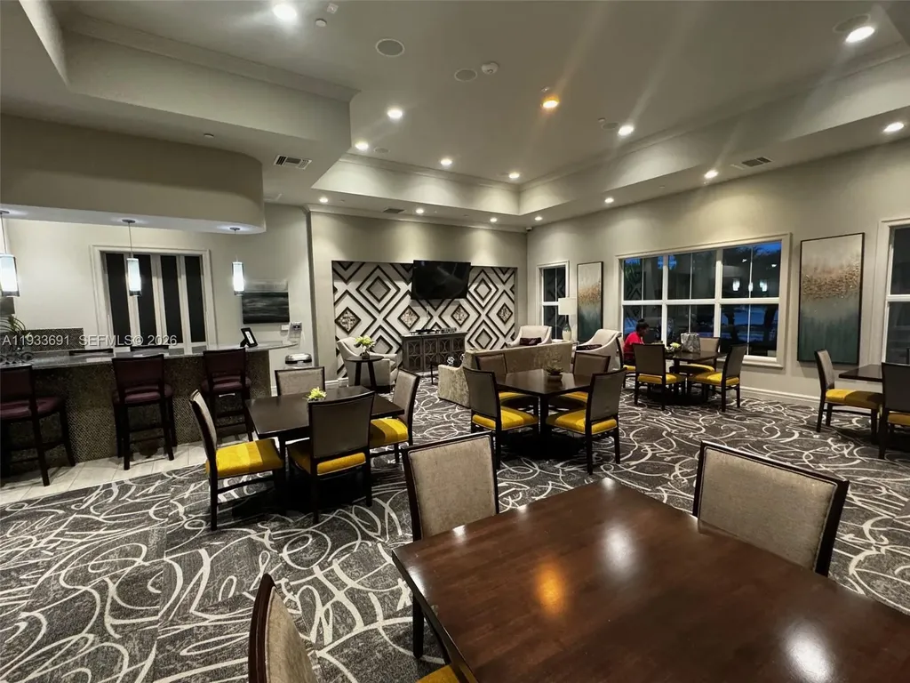 950 Hillcrest Drive Hollywood FL 33021