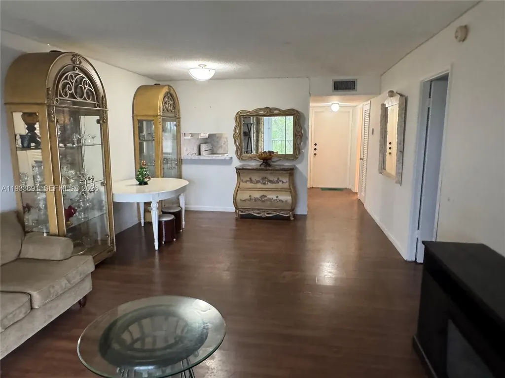 950 Hillcrest Drive Hollywood FL 33021