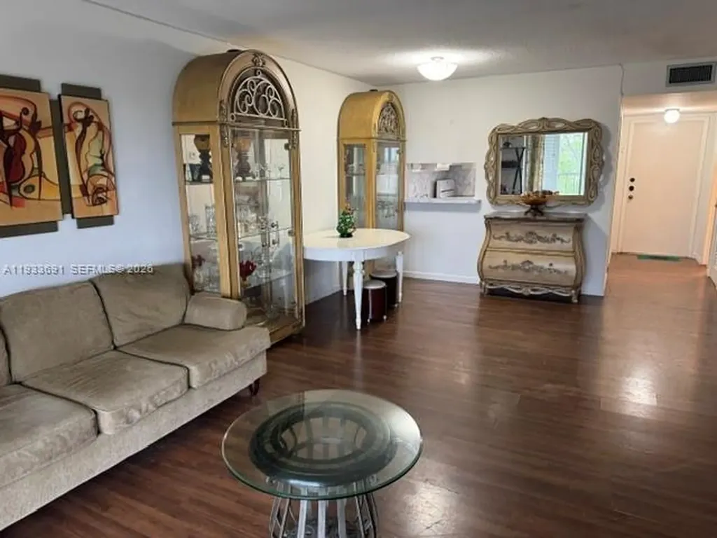 950 Hillcrest Drive Hollywood FL 33021