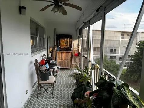 950 Hillcrest Drive Hollywood FL 33021