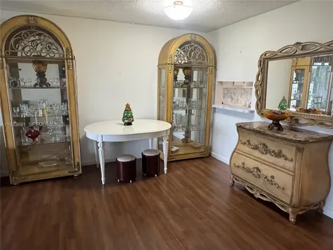 950 Hillcrest Drive Hollywood FL 33021