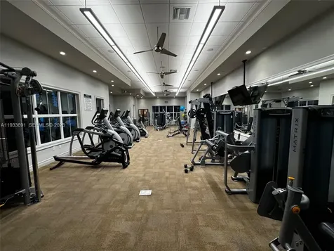 950 Hillcrest Drive Hollywood FL 33021