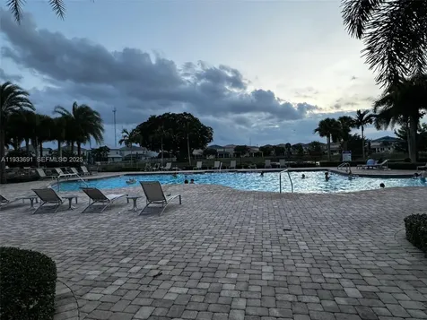 950 Hillcrest Drive Hollywood FL 33021