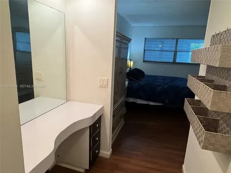 950 Hillcrest Drive Hollywood FL 33021