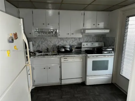 950 Hillcrest Drive Hollywood FL 33021
