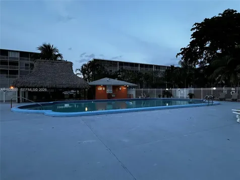 950 Hillcrest Drive Hollywood FL 33021