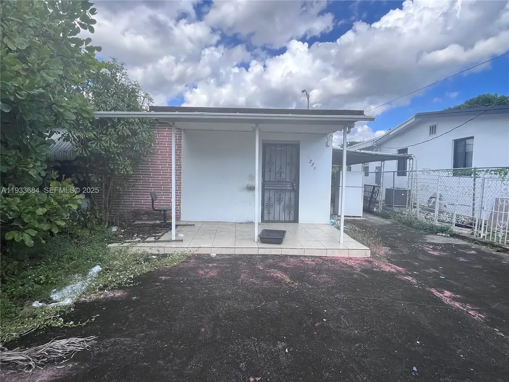 3271 NW 102nd Street Miami FL 33147