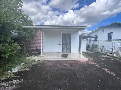 3271 NW 102nd Street Miami FL 33147