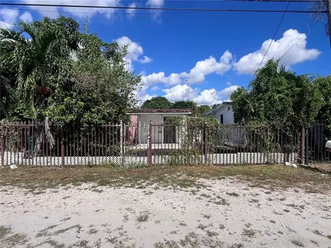 3271 NW 102nd Street Miami FL 33147