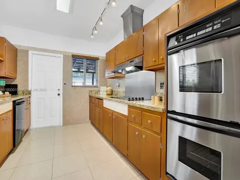 2055 NE 140th Street North Miami Beach FL 33181