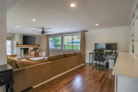 1707 NE 52nd Street Oakland Park FL 33334