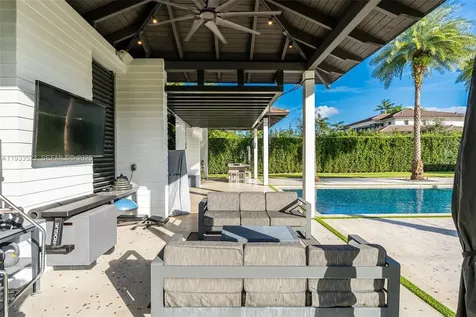 8271 SW 67th Street Miami FL 33143