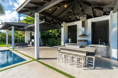8271 SW 67th Street Miami FL 33143