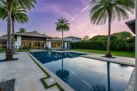 8271 SW 67th Street Miami FL 33143