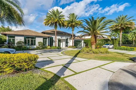 8271 SW 67th Street Miami FL 33143