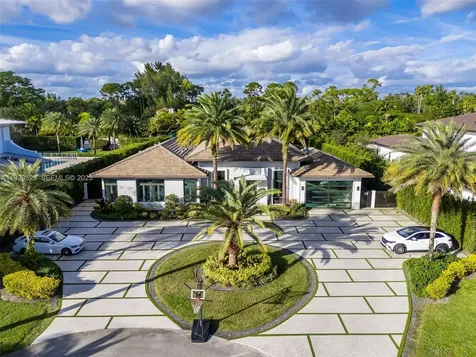 8271 SW 67th Street Miami FL 33143