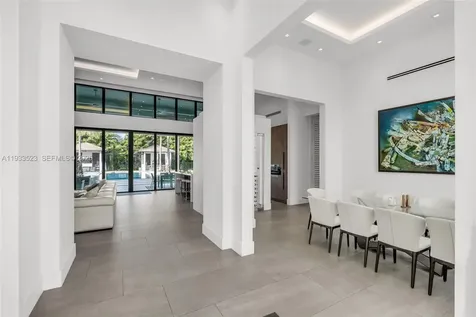 8271 SW 67th Street Miami FL 33143