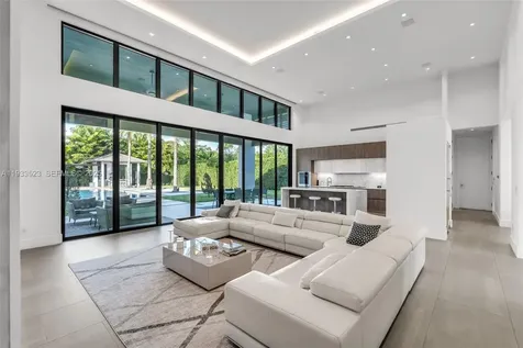 8271 SW 67th Street Miami FL 33143