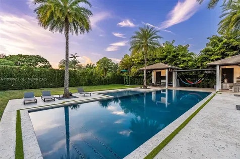 8271 SW 67th Street Miami FL 33143
