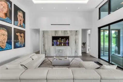 8271 SW 67th Street Miami FL 33143