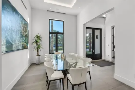 8271 SW 67th Street Miami FL 33143